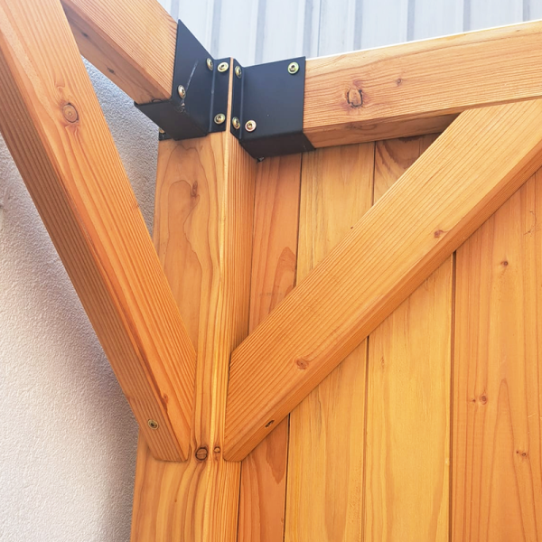 Douglas Fir Pergola Post Planed and Sanded 2,5m